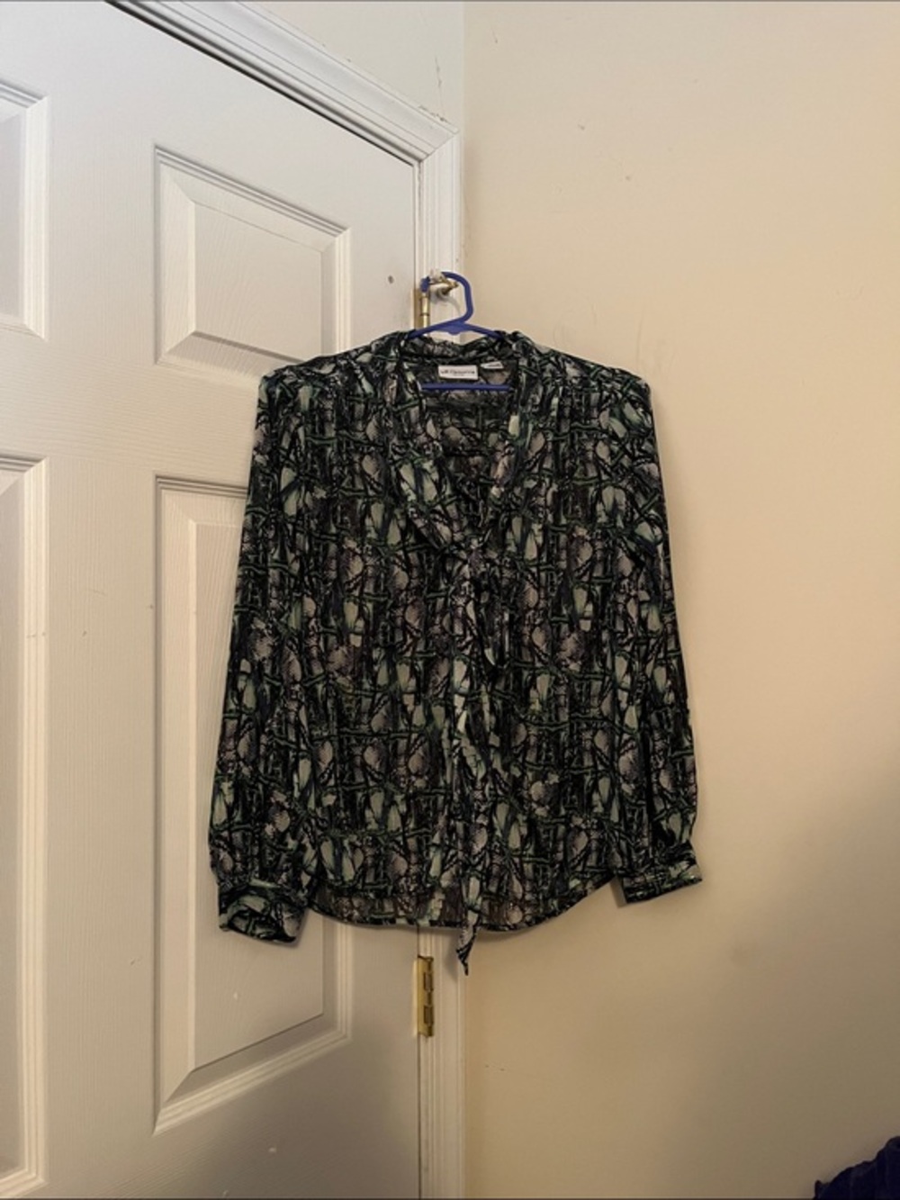 Liz Claiborne Black and Green Abstract Tie-Neck Blouse